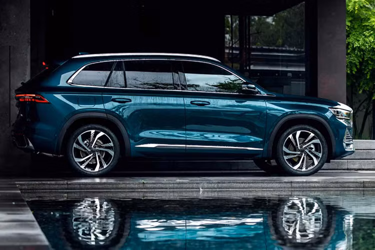 Geely Monjaro sắp về Việt Nam, cạnh tranh "thánh lật" Toyota Fortuner? - Hình 2 Geely Monjaro sap ve Viet Nam, canh tranh