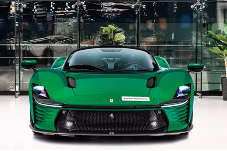 Ferrari Daytona SP3 màu BP Green "độc nhất" không dưới 76 tỷ đồng - Hình 2 Ferrari Daytona SP3 mau BP Green