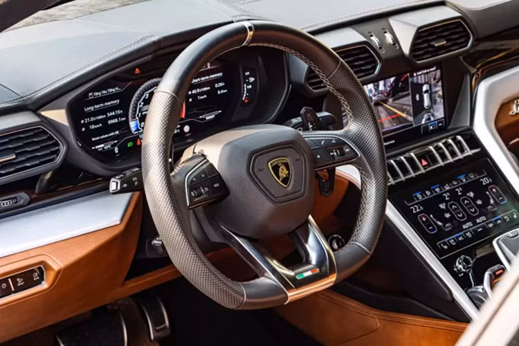 Tận thấy siêu SUV Lamborghini Urus chỉ hơn 12 tỷ ở Hà Nội - Hình 4 Tan thay sieu SUV Lamborghini Urus chi hon 12 ty o Ha Noi-Hinh-4