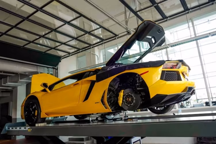 Lamborghini Aventador “keng” nhất Việt Nam về tay đại gia Sài thành - Hình 5 Lamborghini Aventador “keng” nhat Viet Nam ve tay dai gia Sai thanh-Hinh-5