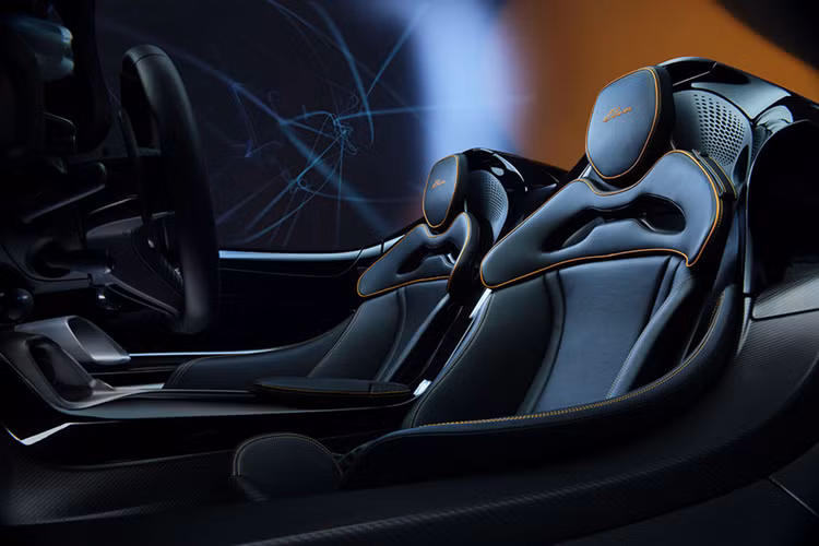 Minh Nhựa sang Anh thăm McLaren, chờ Elva gần 200 tỷ lăn bánh - Hình 6 Minh Nhua sang Anh tham McLaren, cho Elva gan 200 ty lan banh-Hinh-6