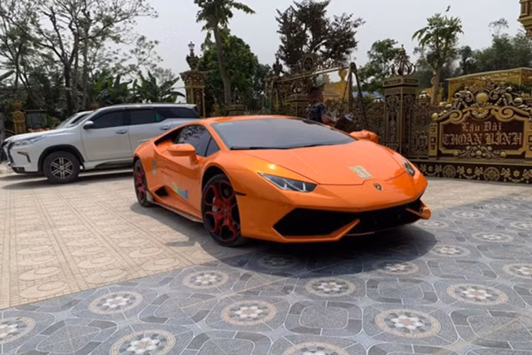 “Đại gia đồng nát” Nghệ An bán Lamborghini Huracan sau 1 năm - Hình 6 “Dai gia dong nat” Nghe An ban Lamborghini Huracan sau 1 nam-Hinh-6
