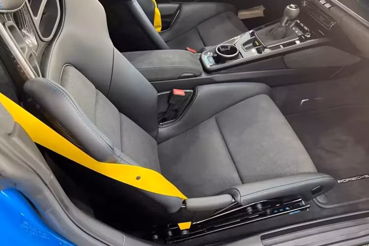 Chạm mặt Porsche 911 GT3 hơn 16 tỷ của nữ đại gia Hà Nội - Hình 6 Cham mat Porsche 911 GT3 hon 16 ty cua nu dai gia Ha Noi-Hinh-6