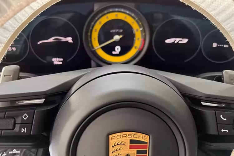 Chạm mặt Porsche 911 GT3 hơn 16 tỷ của nữ đại gia Hà Nội - Hình 7 Cham mat Porsche 911 GT3 hon 16 ty cua nu dai gia Ha Noi-Hinh-7