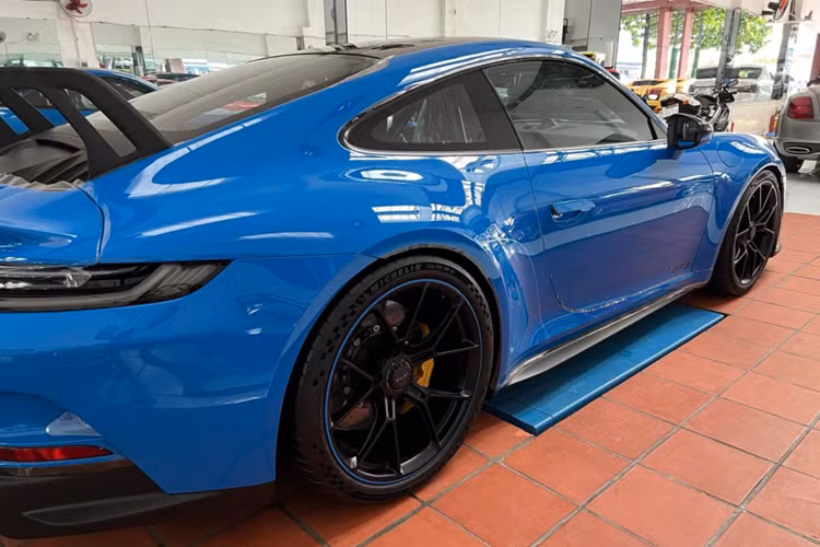 Chạm mặt Porsche 911 GT3 hơn 16 tỷ của nữ đại gia Hà Nội - Hình 9 Cham mat Porsche 911 GT3 hon 16 ty cua nu dai gia Ha Noi-Hinh-9