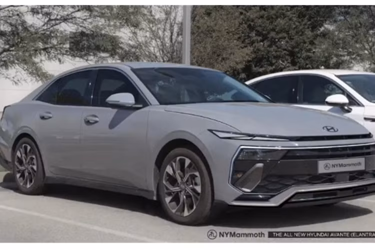 Xem trước Hyundai Elantra 2026 mới, thiết kế sẽ táo bạo hơn - Hình 5 Xem truoc Hyundai Elantra 2026 moi, thiet ke se tao bao hon-Hinh-5