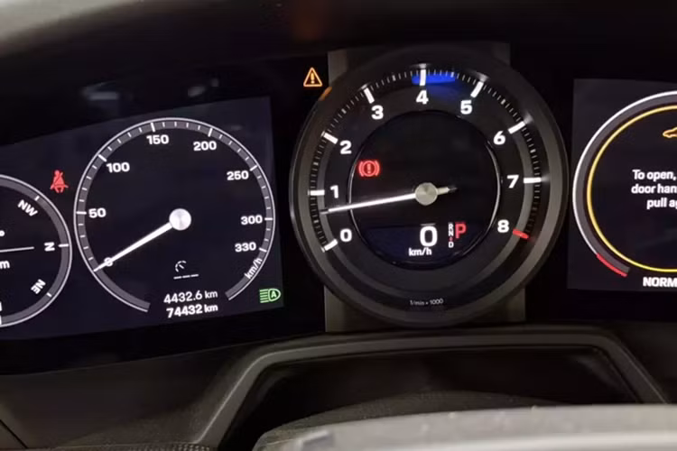 Porsche 911 Dakar cua dai gia Hai Phong cham moc 75.000 km-Hinh-3