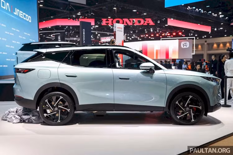 Omoda C7 PHEV 2025 - CUV cỡ C "ăn xăng" chỉ 4,89 lít/100km - Hình 2 Omoda C7 PHEV 2025 - CUV co C
