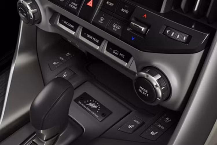Ngắm Lexus LX700h đặc biệt hơn 2,9 tỷ đồng cho các golfer - Hình 4 Ngam Lexus LX700h dac biet hon 2,9 ty dong cho cac golfer-Hinh-4