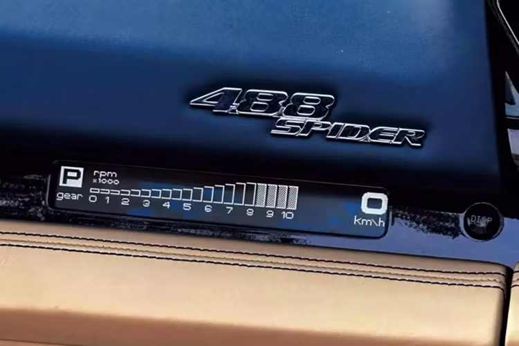 Tan thay Ferrari 488 Spider hon 10 ty cua dai gia Viet tai xuat-Hinh-5