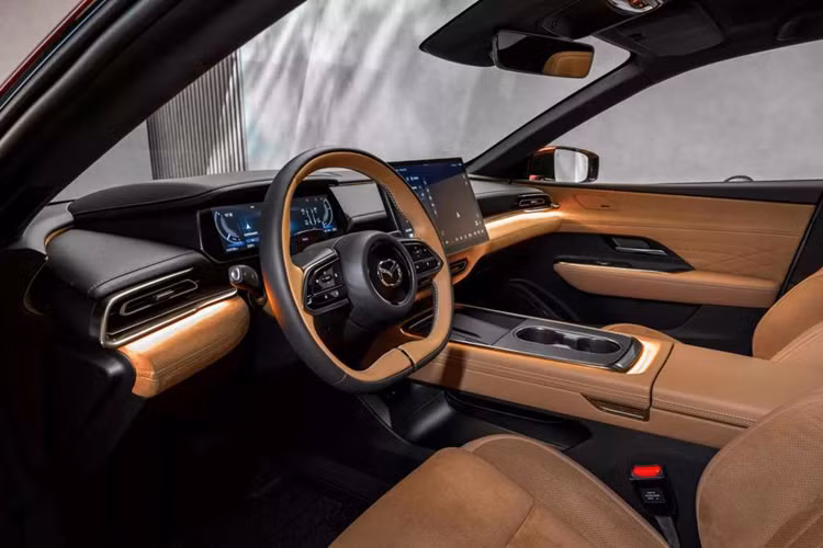 Mazda 6e EV 2025 trinh lang tai chau Au, chay 555km/lan sac-Hinh-4