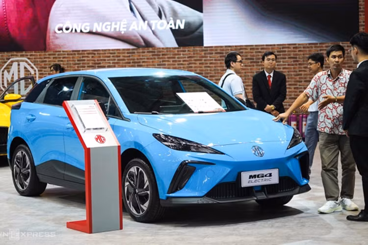 MG4 EV 2025 moi ra mat - thiet ke toi gian, hien dai hon