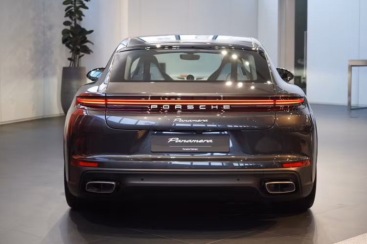 MC Thanh Thảo chi 80 triệu đồng "nhuộm hồng" Porsche Panamera - Hình 9 MC Thanh Thao chi 80 trieu dong