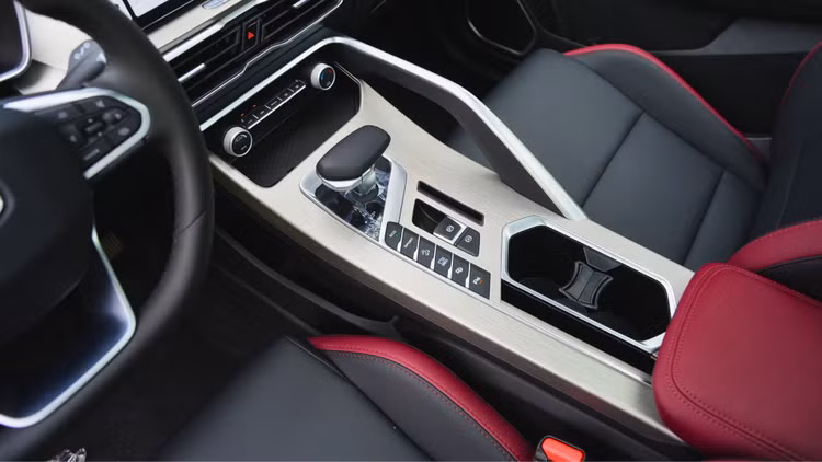 Geely Coolray - Kẻ thay đổi cuộc chơi phân khúc gầm cao cỡ nhỏ? - Hình 8 Geely Coolray - Ke thay doi cuoc choi phan khuc gam cao co nho?-Hinh-8