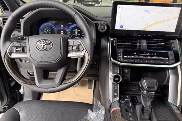 Toyota Land Cruiser 2025 “bằng xương bằng thịt" tại VN - Hình 4 Toyota Land Cruiser 2025 “bang xuong bang thit