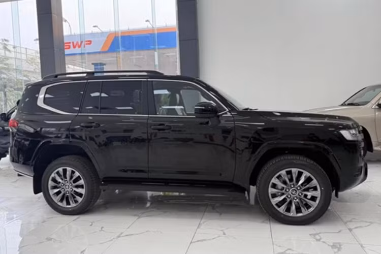 Toyota Land Cruiser 2025 “bằng xương bằng thịt" tại VN - Hình 3 Toyota Land Cruiser 2025 “bang xuong bang thit