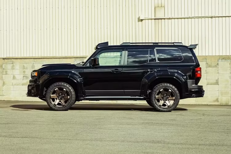 Toyota Land Cruiser Prado "chủ tịch" siêu ngầu độ bodykit Wald - Hình 7 Toyota Land Cruiser Prado