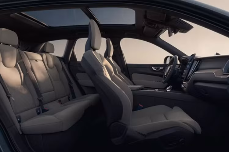Volvo XC60 2026 ra mắt, SUV hybrid nâng cấp loạt trang bị hiện đại - Hình 5 Volvo XC60 2026 ra mat, SUV hybrid nang cap loat trang bi hien dai-Hinh-5