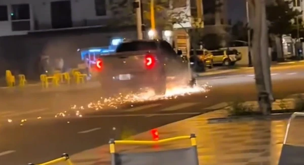 Ô tô kéo lê xe máy gần 1km ở Lâm Đồng, một người tử vong