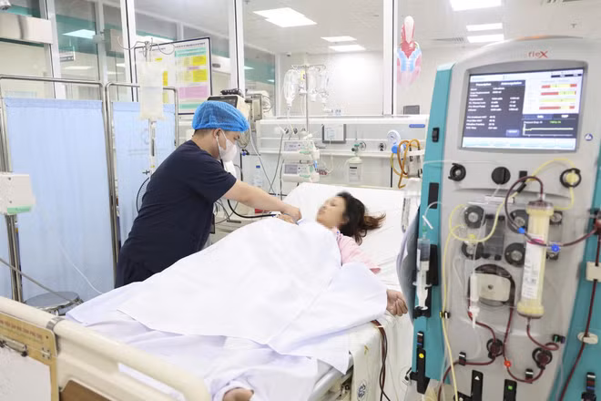 Mỡ máu tăng gấp 20 lần, thai phụ 34 tuần viêm tụy cấp được lọc máu cứu sống