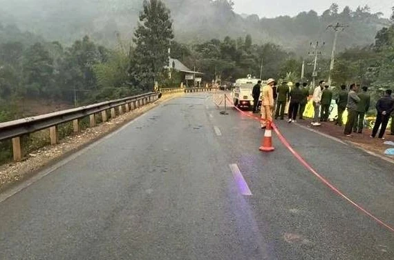 Tai nạn xe khách ở Sơn La khiến 3 người chết, 1 người bị thương