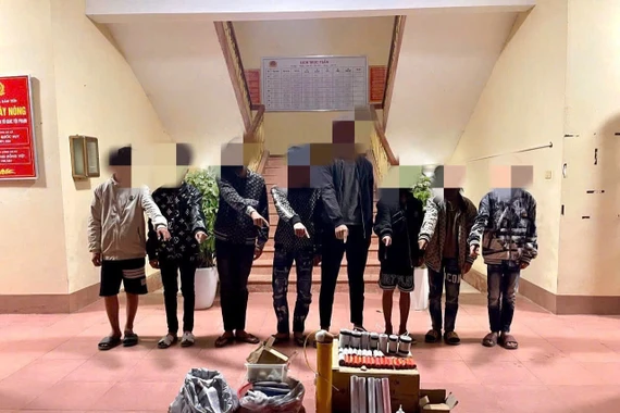 Phát hiện nhóm học sinh tự chế pháo nổ trái phép 