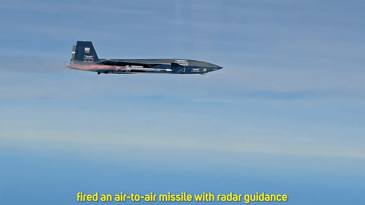 first-operational-use-turkiyes-kizilelma-drone-executes-air-to-air-missile-strike-4.gif