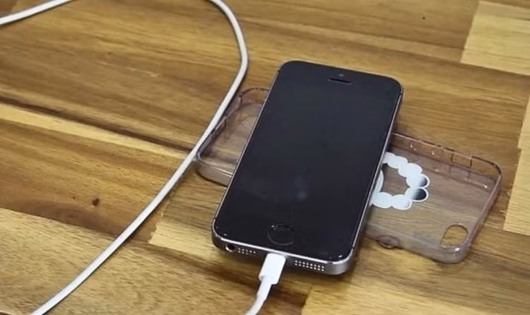 5 lưu ý vàng khi dùng sạc nhanh để pin điện thoại bền lâu