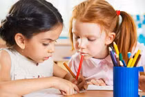 Giúp con phát triển tư duy phản biện từ nhỏ 