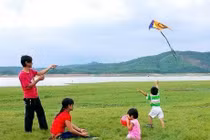 Để mỗi chuyến về quê là niềm vui cho trẻ