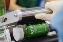 Vụ kẹo rau Kera sai phạm thế nào khiến Thùy Tiên bị khởi tố?