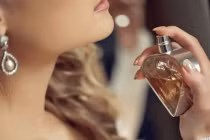 Bí quyết dùng nước hoa mùa hè