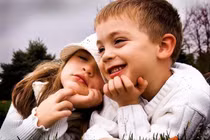 Làm gì khi phát hiện con có người yêu sớm?