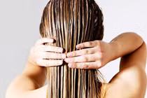 Đừng chỉ dưỡng tóc, hãy chăm sóc từ da đầu