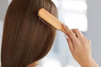 Bạn có đang chải tóc đúng cách?