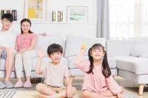 Dạy con kỹ năng giao tiếp từ nhỏ