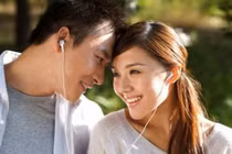 Bạn đời nên là người yêu, tri kỷ hay đối tác?