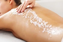 Bí quyết tẩy tế bào chết toàn thân để da mịn mượt, không trầy xước