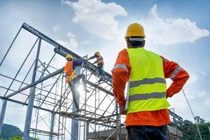 Làm việc ngoài trời nắng nóng, bảo vệ sức khỏe thế nào để tránh sốc nhiệt?