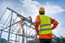 Làm việc ngoài trời nắng nóng, bảo vệ sức khỏe thế nào để tránh sốc nhiệt?