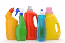 Bẫy độc hại trong những chai tẩy rửa quen thuộc