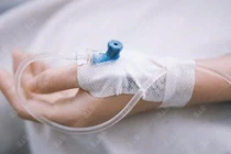 Nguy cơ sốc phản vệ khi truyền trắng theo trào lưu