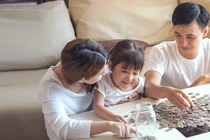 Làm thế nào để vượt qua căng thẳng kinh tế, giữ gìn hạnh phúc?