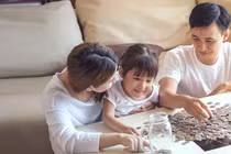 Làm thế nào để vượt qua căng thẳng kinh tế, giữ gìn hạnh phúc?