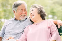 Làm sao để 60 tuổi vẫn vui, sống chủ động, không phụ thuộc?