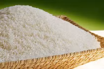 Gạo tẩy trắng, nguy cơ sức khoẻ từ bữa ăn gia đình