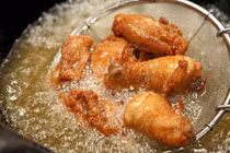 Dầu ăn bẩn đe dọa sức khoẻ người tiêu dùng