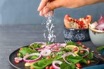 Thường xuyên ăn mặn, coi chừng mắc bệnh tim mạch