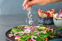 Thường xuyên ăn mặn, coi chừng mắc bệnh tim mạch