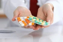 Sử dụng thuốc giảm đau đúng cách, tránh hại gan, thận